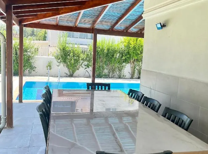 Anfora Villalari Villa *