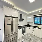 Anfora Villalari Villa *